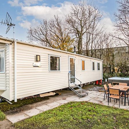 Noble Court Holiday Park Нарберт Экстерьер фото