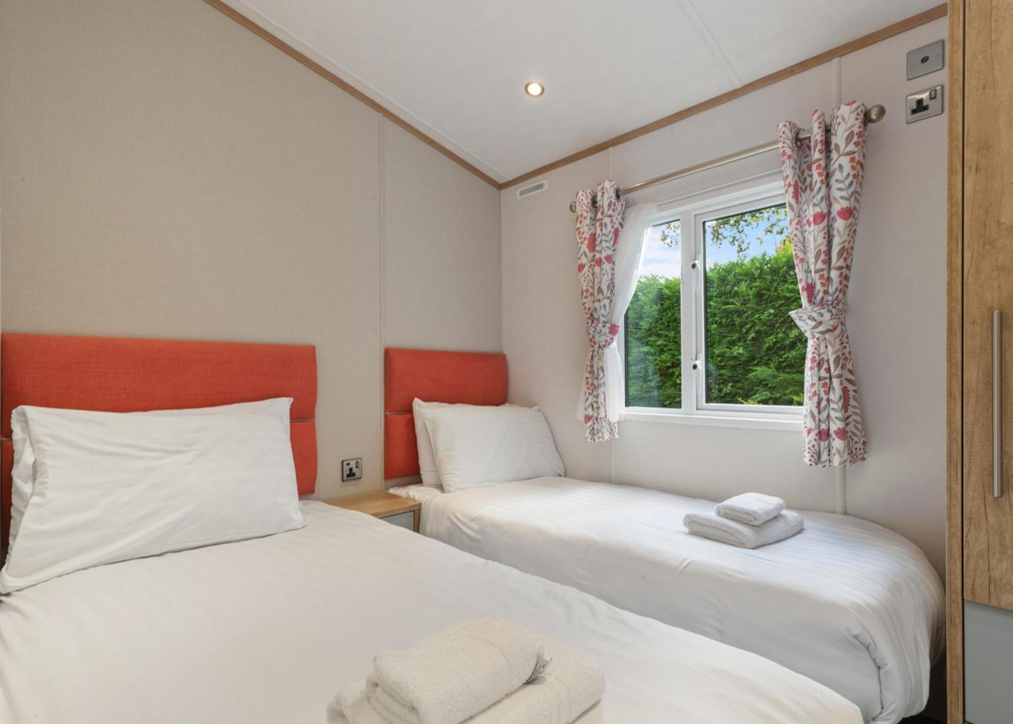 Noble Court Holiday Park Нарберт Номер фото