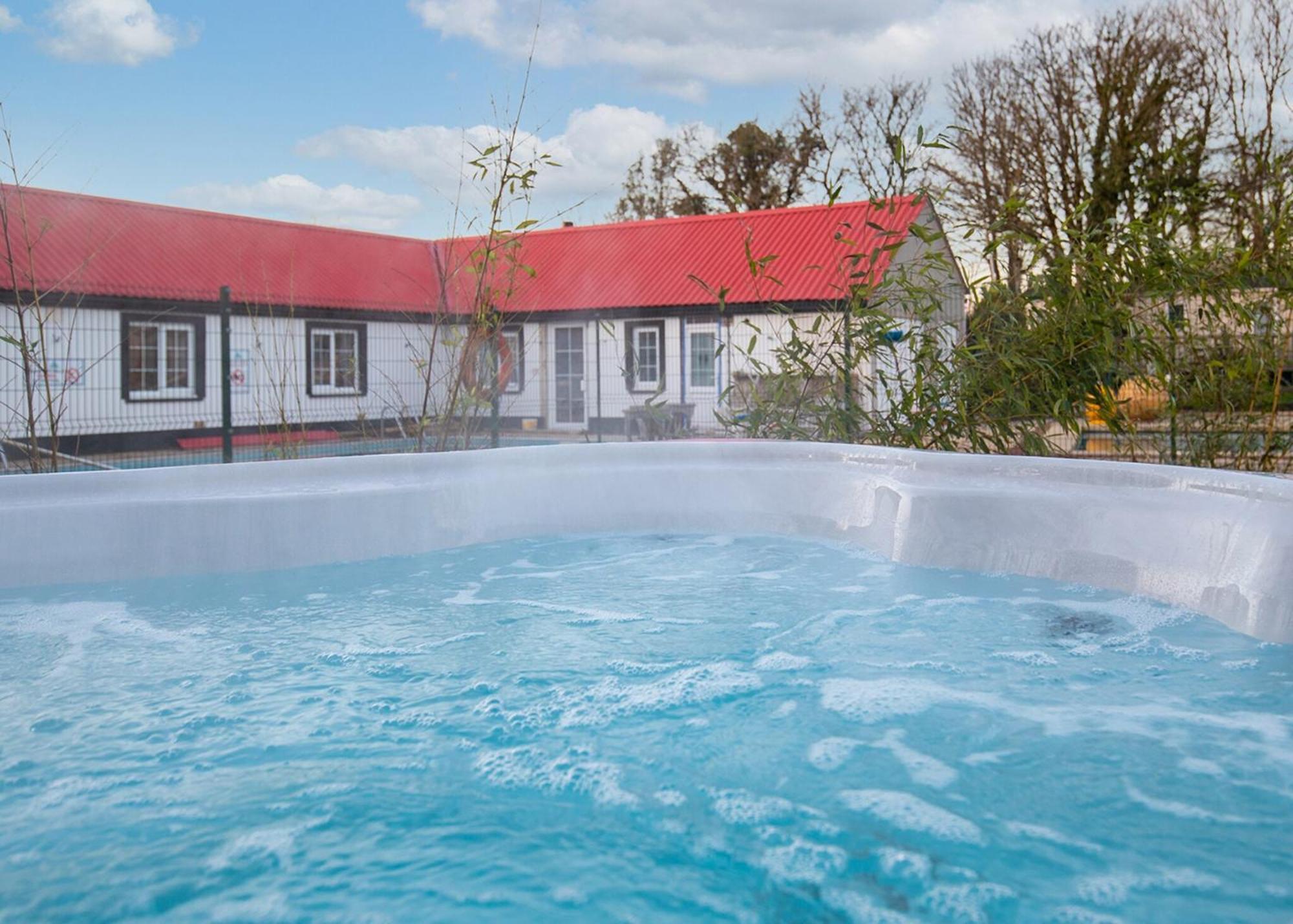 Noble Court Holiday Park Нарберт Номер фото